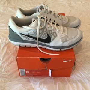 Womens Nike flex size 10